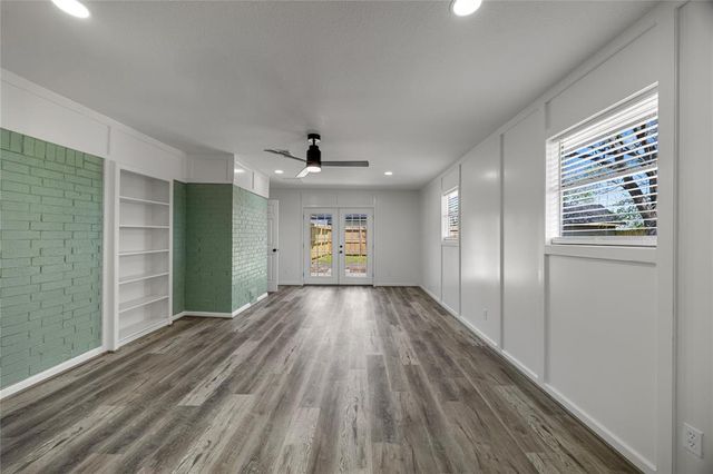 1839 Elmwood Avenue, La Porte, TX 77571