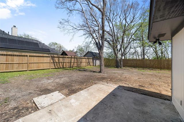 1839 Elmwood Avenue, La Porte, TX 77571
