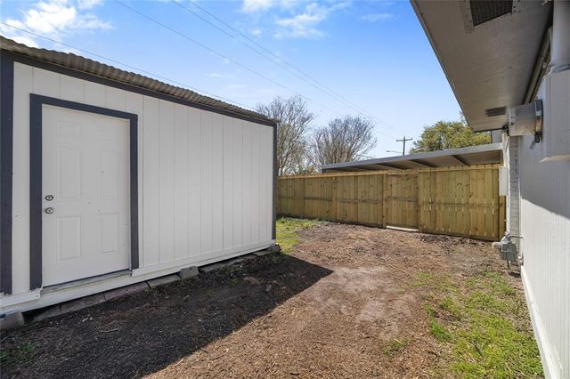 1839 Elmwood Avenue, La Porte, TX 77571