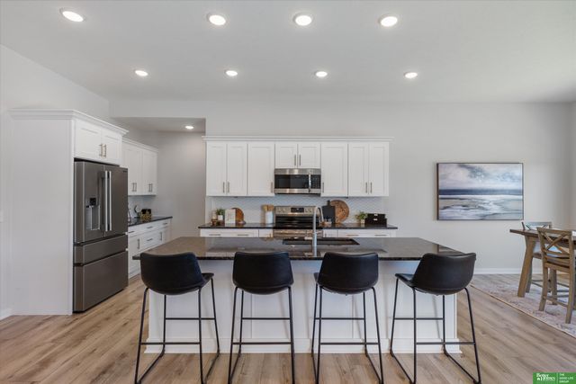 8169 S 185th Street, Omaha, NE 68136