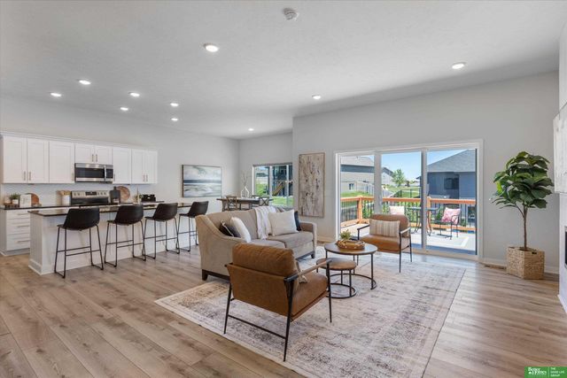 8169 S 185th Street, Omaha, NE 68136