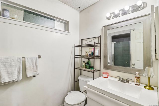 6730 Alan Hale, San Antonio, TX 78240