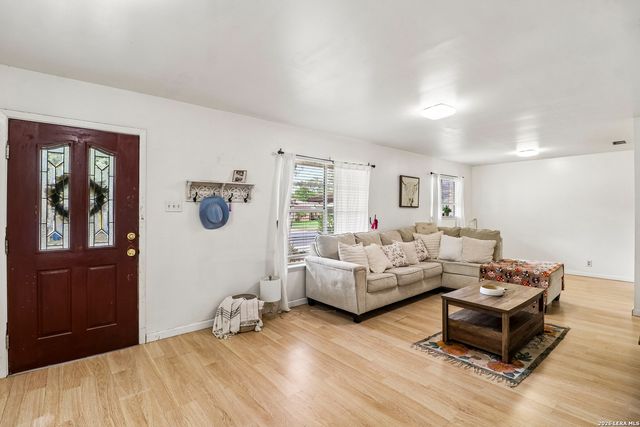 6730 Alan Hale, San Antonio, TX 78240