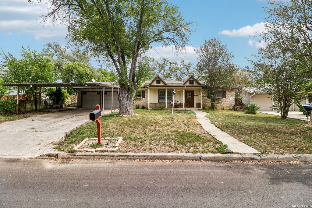 6730 Alan Hale, San Antonio, TX 78240