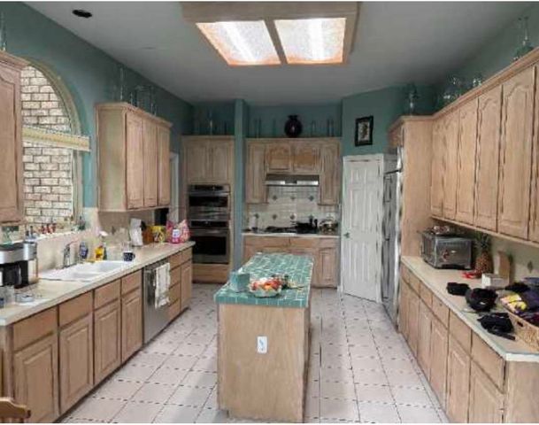 2104 Mossy Oak Drive, Irving, TX 75063