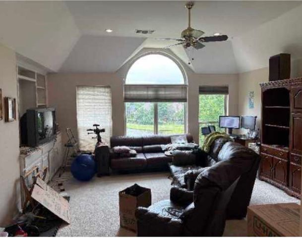2104 Mossy Oak Drive, Irving, TX 75063