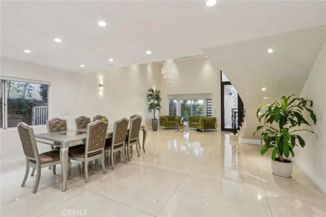 6355 Yolanda Avenue, Tarzana, CA 91335