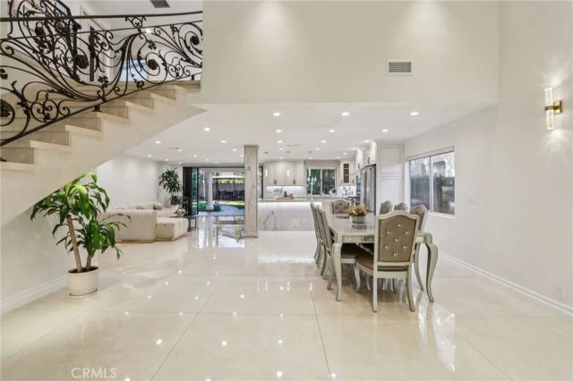 6355 Yolanda Avenue, Tarzana, CA 91335