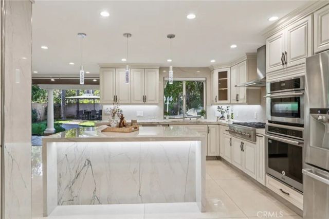 6355 Yolanda Avenue, Tarzana, CA 91335