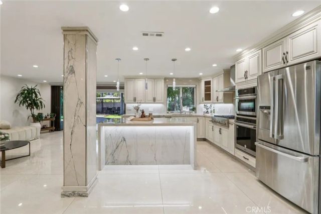 6355 Yolanda Avenue, Tarzana, CA 91335