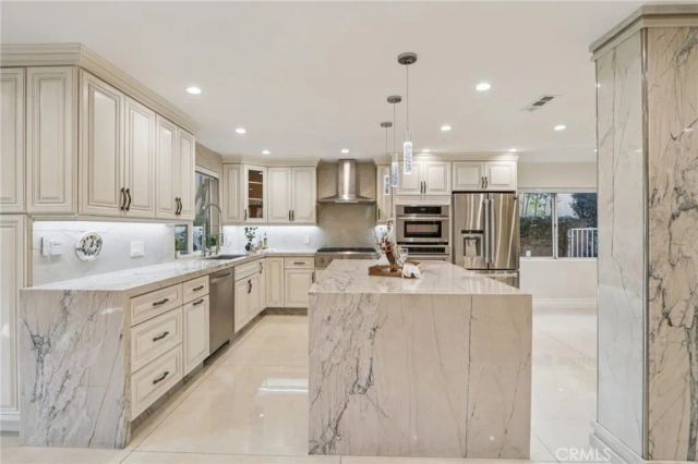 6355 Yolanda Avenue, Tarzana, CA 91335