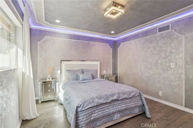 6355 Yolanda Avenue, Tarzana, CA 91335