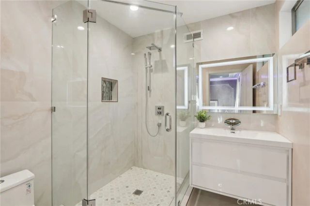 6355 Yolanda Avenue, Tarzana, CA 91335