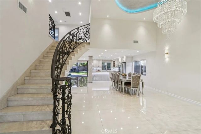 6355 Yolanda Avenue, Tarzana, CA 91335