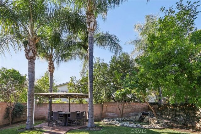 6355 Yolanda Avenue, Tarzana, CA 91335
