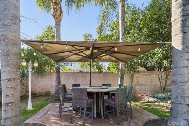 6355 Yolanda Avenue, Tarzana, CA 91335