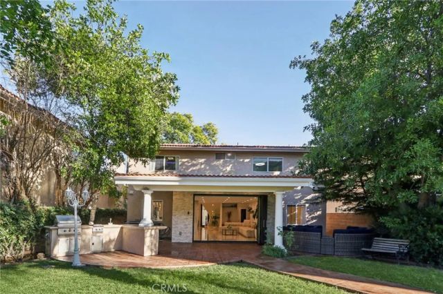 6355 Yolanda Avenue, Tarzana, CA 91335