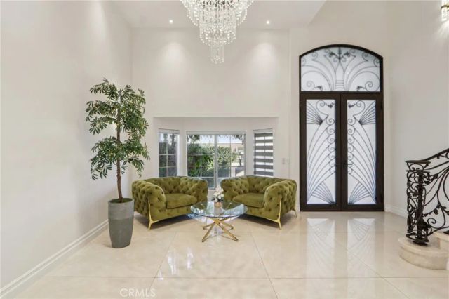 6355 Yolanda Avenue, Tarzana, CA 91335