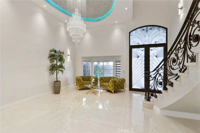 6355 Yolanda Avenue, Tarzana, CA 91335