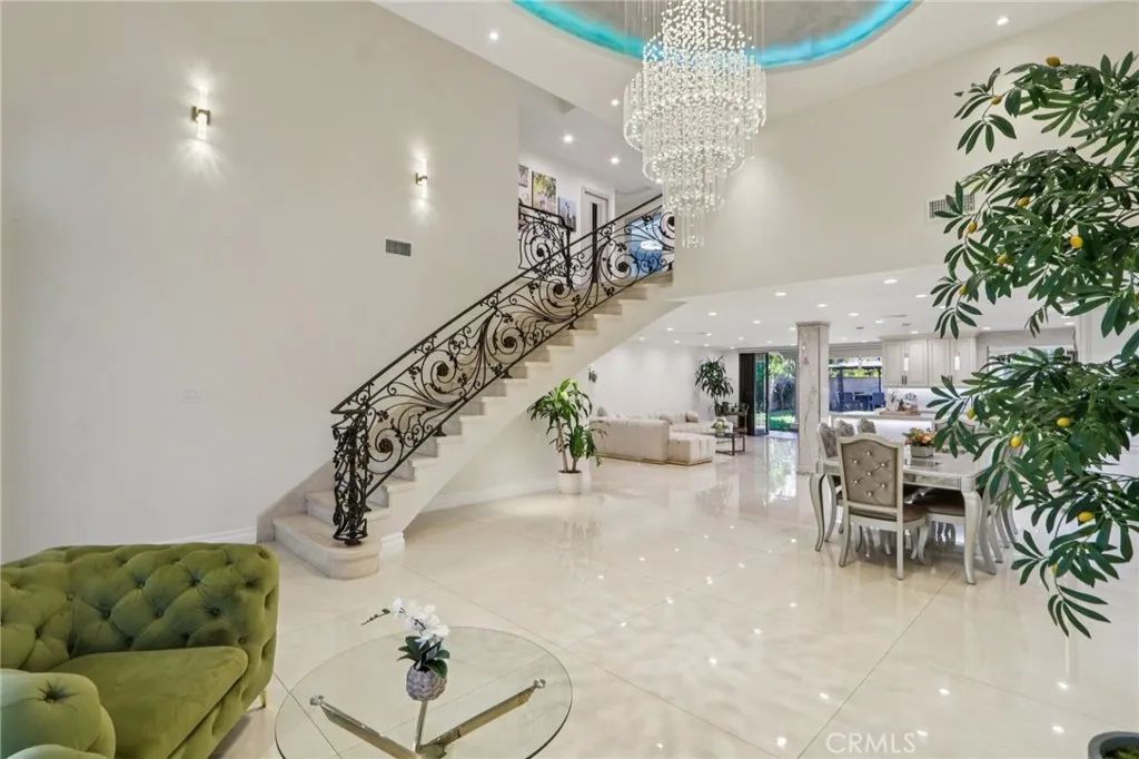 6355 Yolanda Avenue, Tarzana, CA 91335