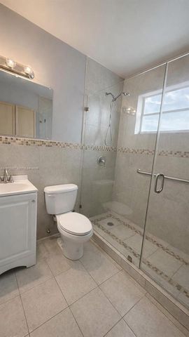 6305 Hayes St, Hollywood, FL 33024