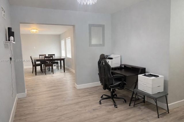 6305 Hayes St, Hollywood, FL 33024