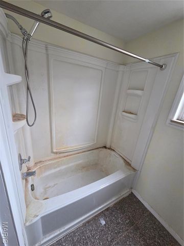 1 Silverwoods Lane, Fenton, MO 63026