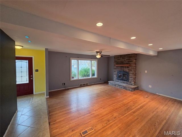 1 Silverwoods Lane, Fenton, MO 63026