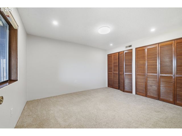 3182 BEECH St, Eugene, OR 97405