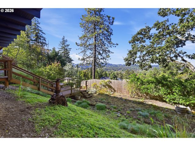 3182 BEECH St, Eugene, OR 97405