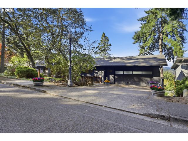3182 BEECH St, Eugene, OR 97405