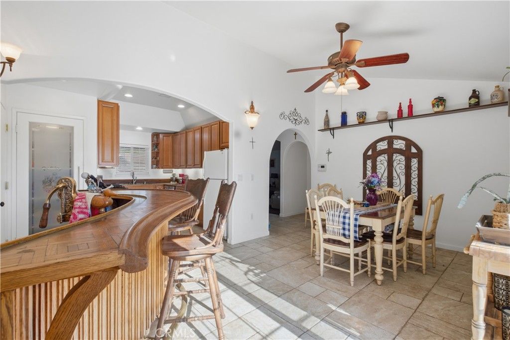 Image 11 of property listing at 44933 Hanstead Avenue, Lancaster, CA 93535
