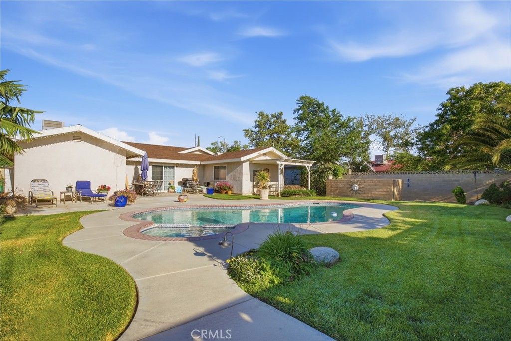 Image 19 of property listing at 44933 Hanstead Avenue, Lancaster, CA 93535