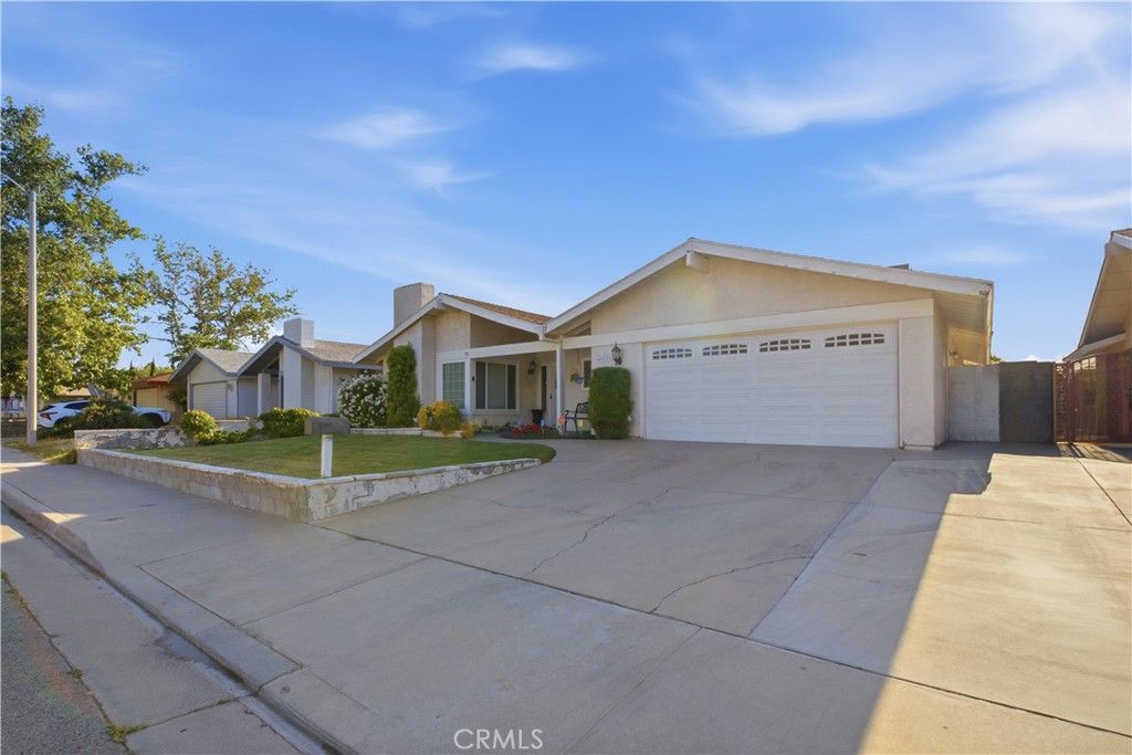 Image 21 of property listing at 44933 Hanstead Avenue, Lancaster, CA 93535