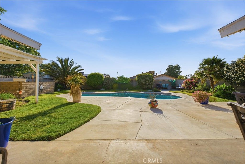 Image 27 of property listing at 44933 Hanstead Avenue, Lancaster, CA 93535