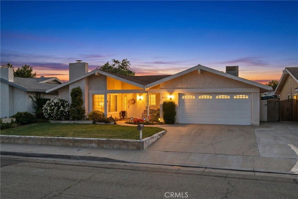 Image 3 of property listing at 44933 Hanstead Avenue, Lancaster, CA 93535