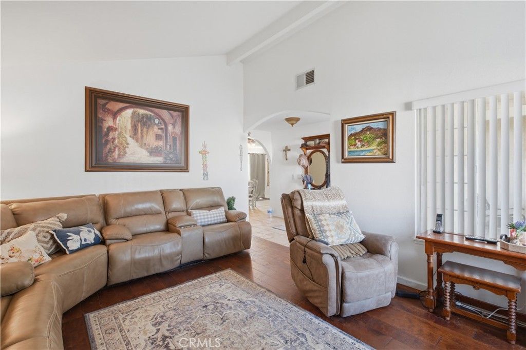 Image 6 of property listing at 44933 Hanstead Avenue, Lancaster, CA 93535