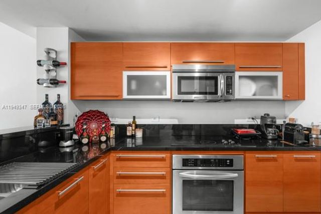 253 NE 2nd St 1007, Miami, FL 33132
