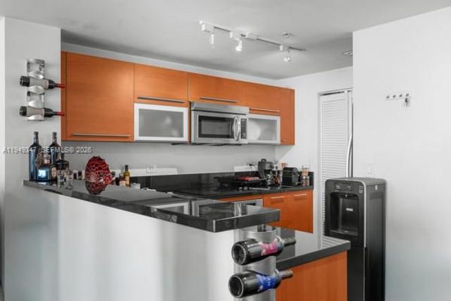 253 NE 2nd St 1007, Miami, FL 33132