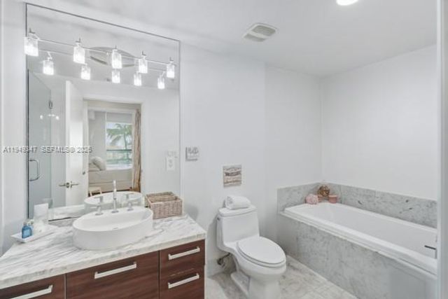 253 NE 2nd St 1007, Miami, FL 33132