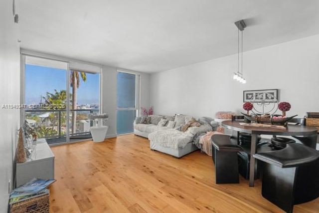 253 NE 2nd St 1007, Miami, FL 33132