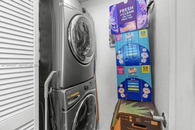 253 NE 2nd St 1007, Miami, FL 33132