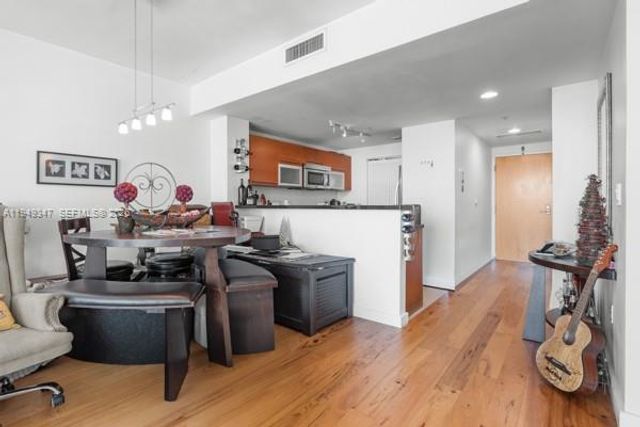 253 NE 2nd St 1007, Miami, FL 33132