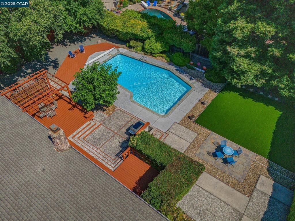 323 Laurel Dr, Danville, CA 94526