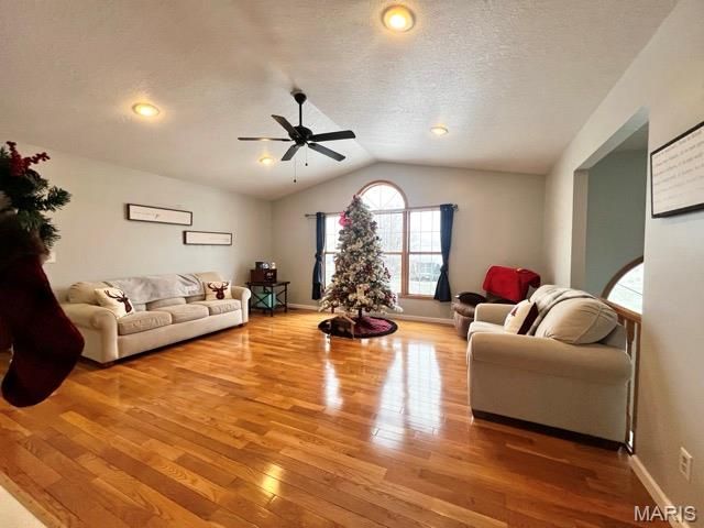 10 Hibiscus Lane, Hannibal, MO 63401