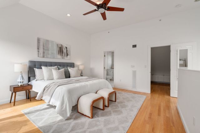 64 Constitution Rd 64, Boston, MA 02129