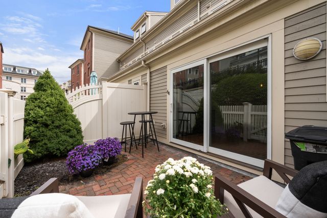 64 Constitution Rd 64, Boston, MA 02129