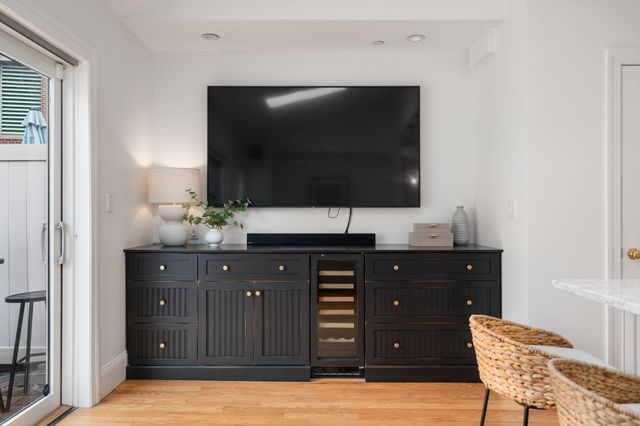64 Constitution Rd 64, Boston, MA 02129