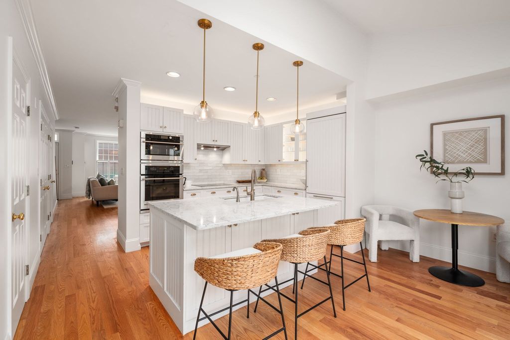 64 Constitution Rd 64, Boston, MA 02129