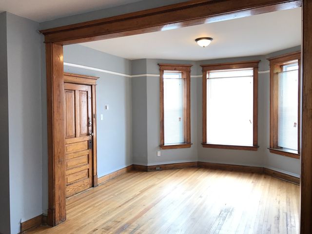 2215 S Albany Avenue 1F, Chicago, IL 60623